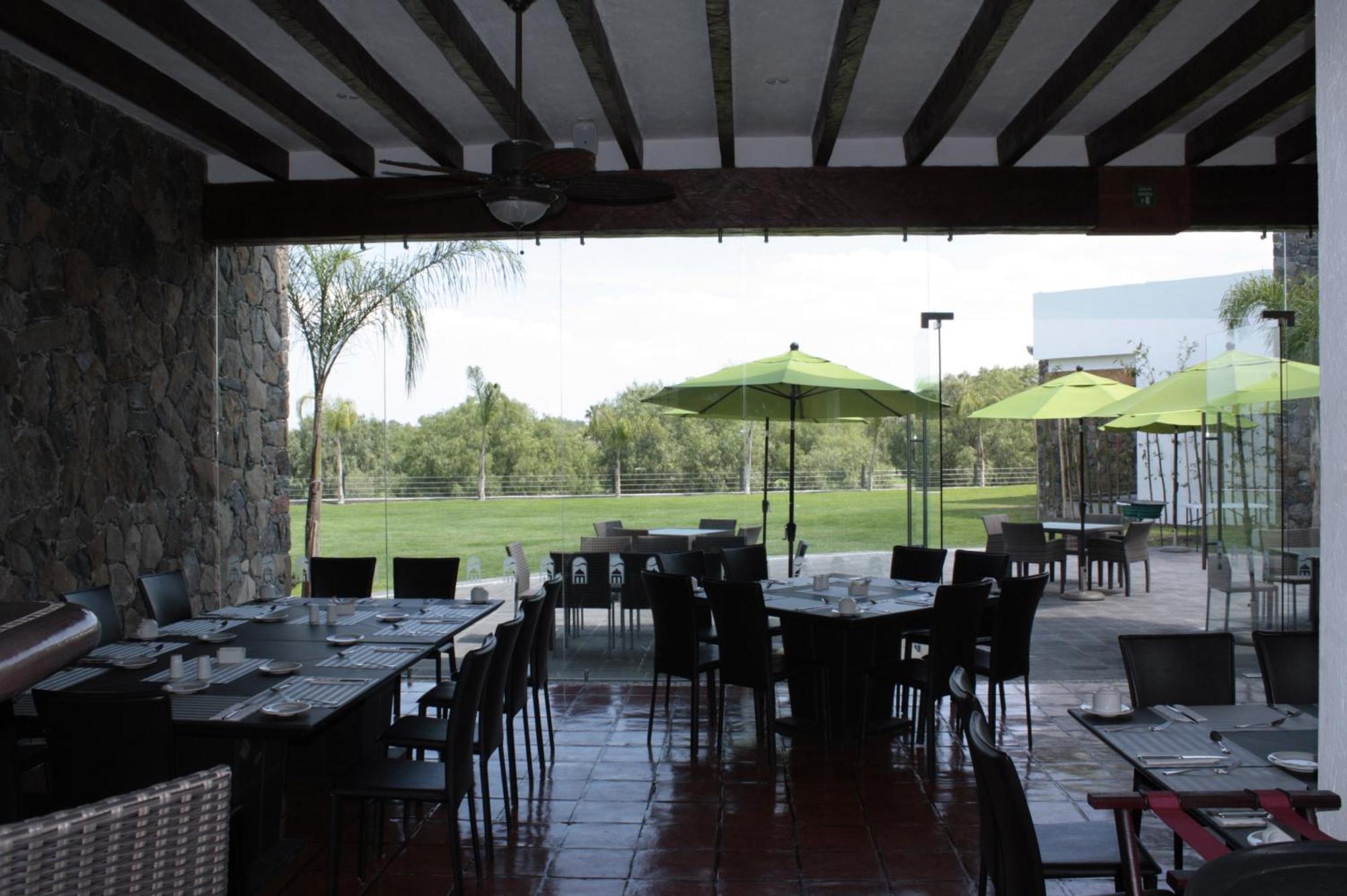 Hotel Villa Mexicana Golf & Equestrian Resort El Pueblito  Exterior foto