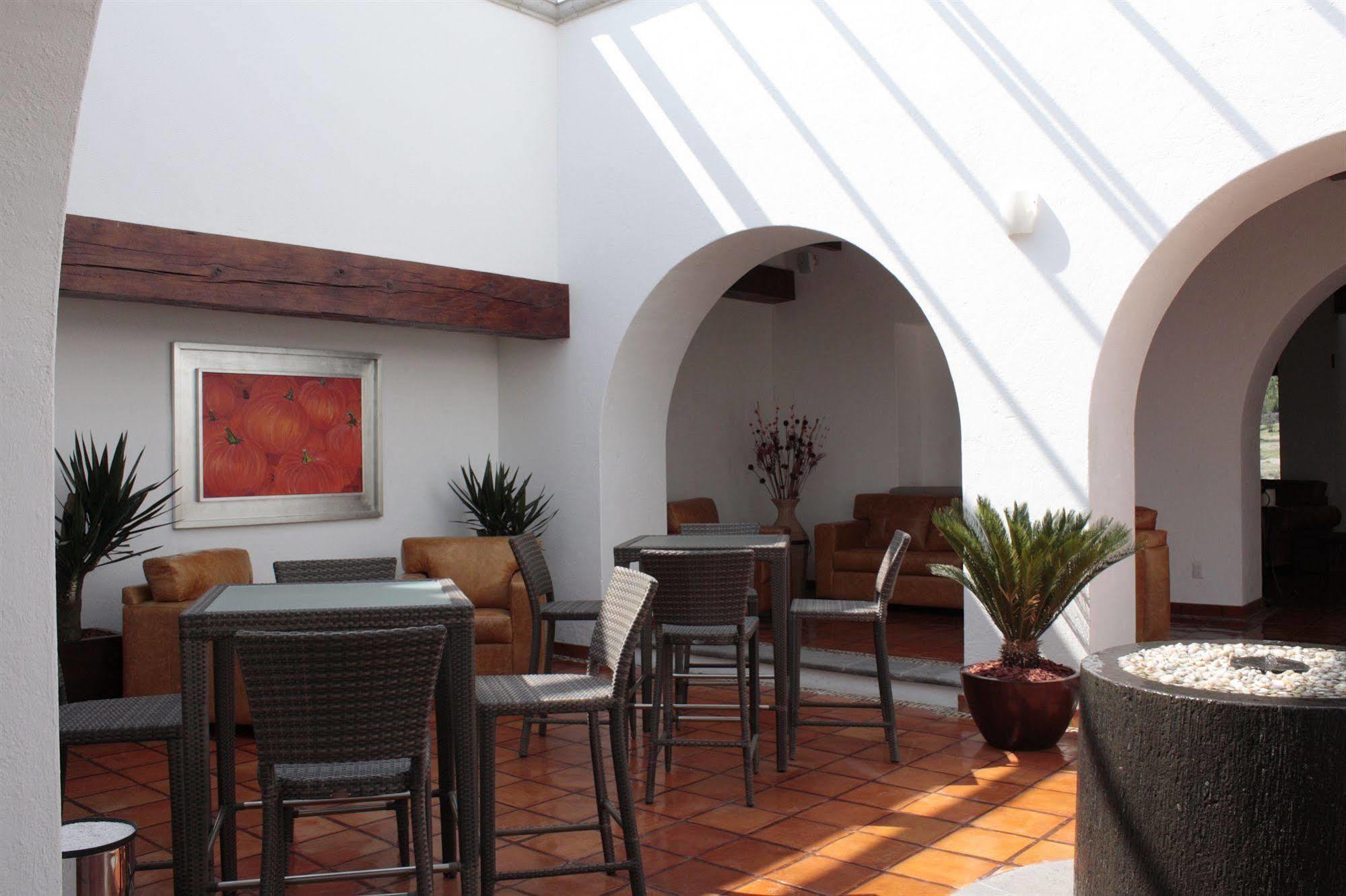 Hotel Villa Mexicana Golf & Equestrian Resort El Pueblito  Exterior foto